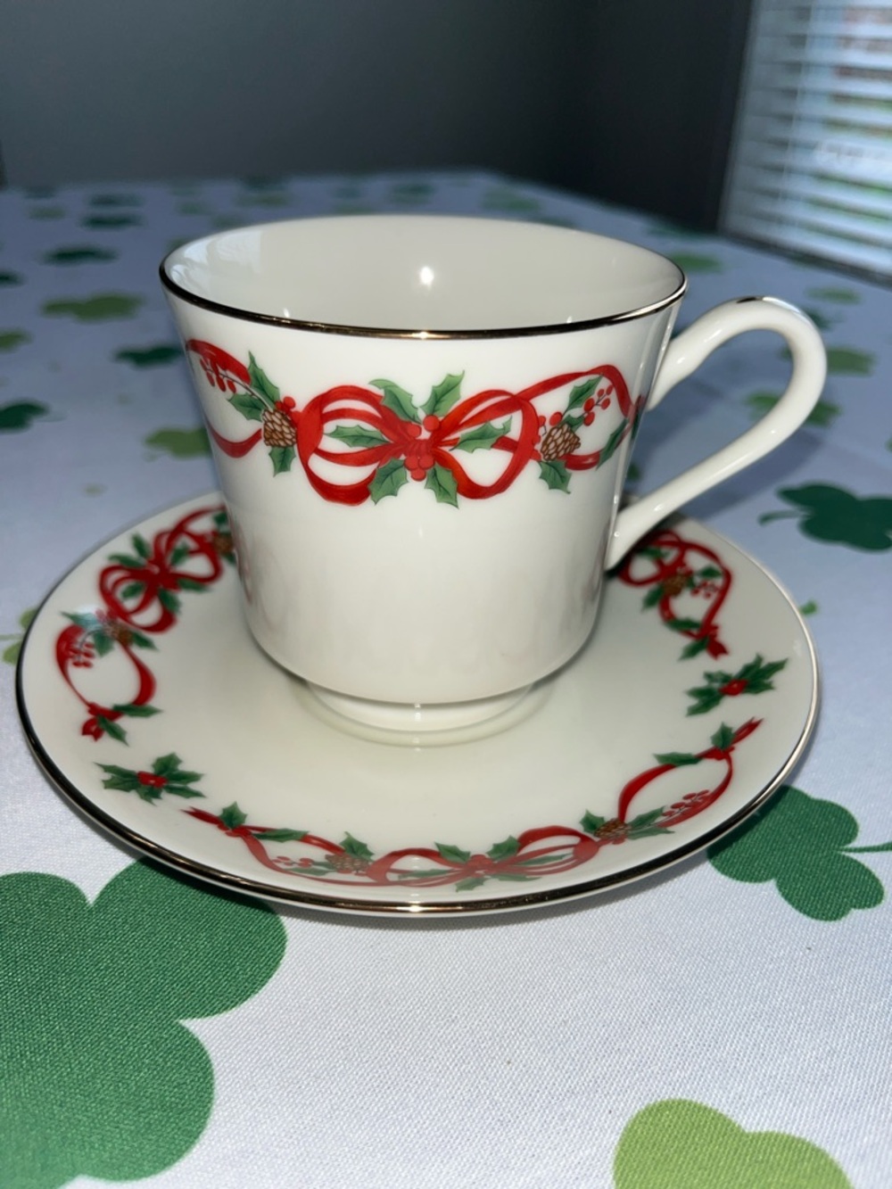 19 available! NIB! Festive 12 Days of Christmas 🎅🏼 Teacup and Saucer Set